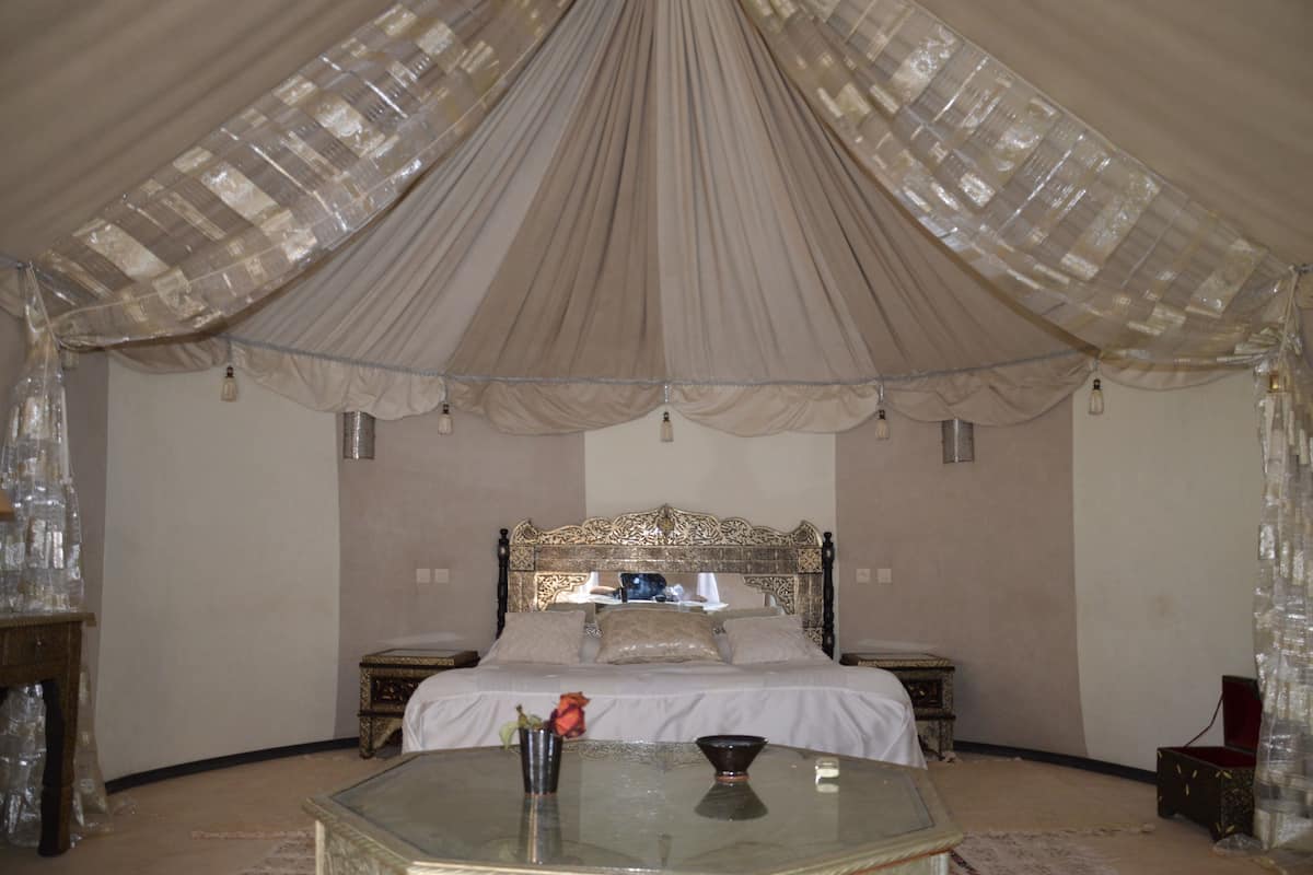 Deluxe Suite, 1 King Bed, Mountain View (Nador)
