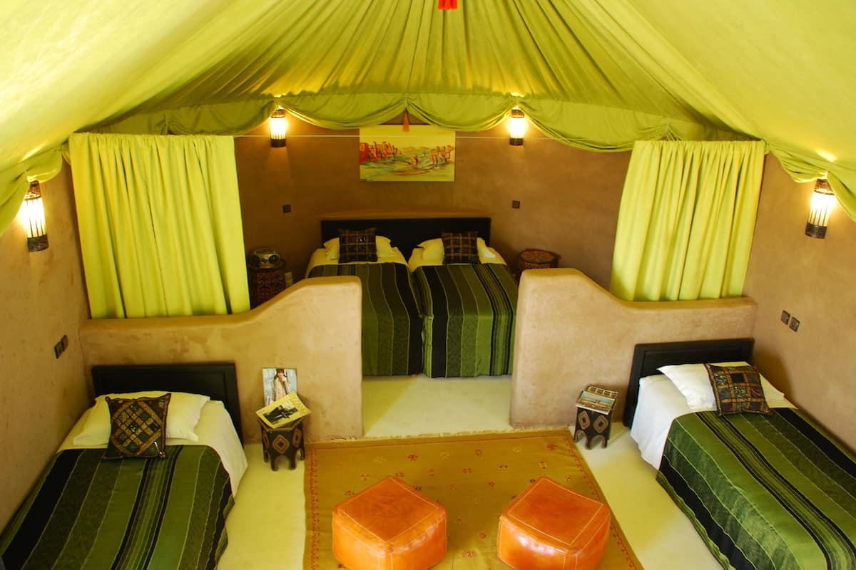 Premium bedding, in-room safe, soundproofing, bed sheets