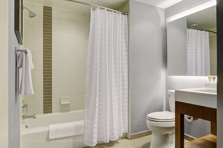 Hyatt Place New York Yonkers - Image 16