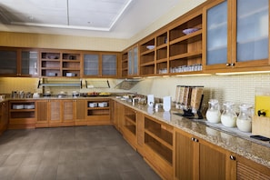 Free daily buffet breakfast