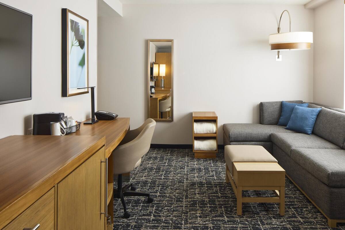 Suite, 1 King Bed | Premium bedding, down comforters, Tempur-Pedic beds, desk