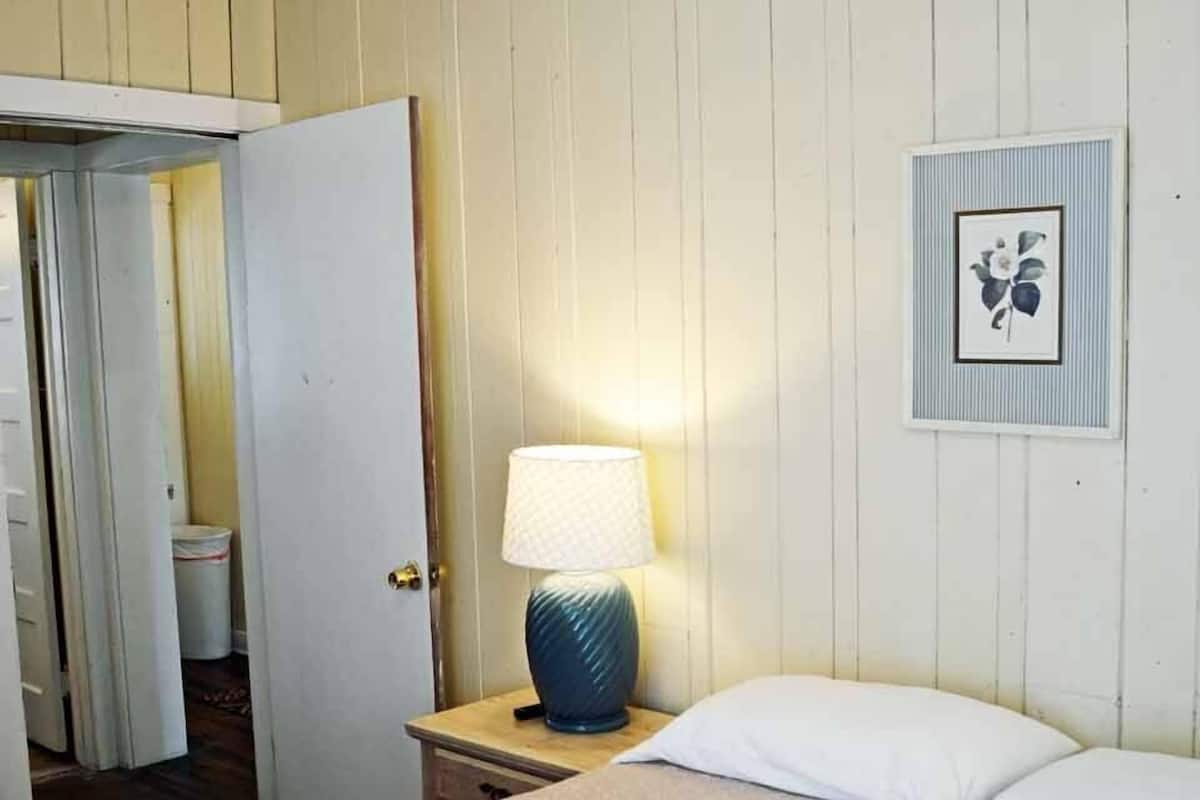 Cottage 12, 1 Bedroom | 1 bedroom, pillowtop beds, individually decorated