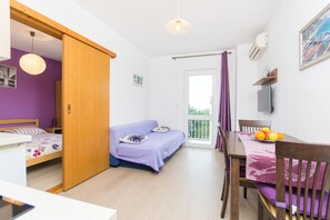 Superior Apartment, 1 Bedroom, Balcony, Sea View | Living room | 32-inch LED TV with satellite channels, TV - Nina Apartments (Konavle)