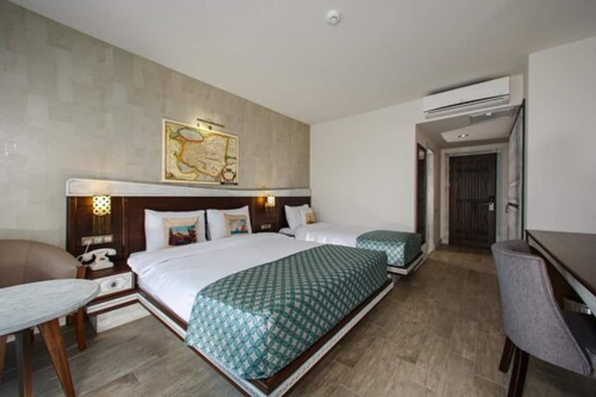 Superior Double or Twin Room | Premium bedding, minibar, in-room safe, individually decorated