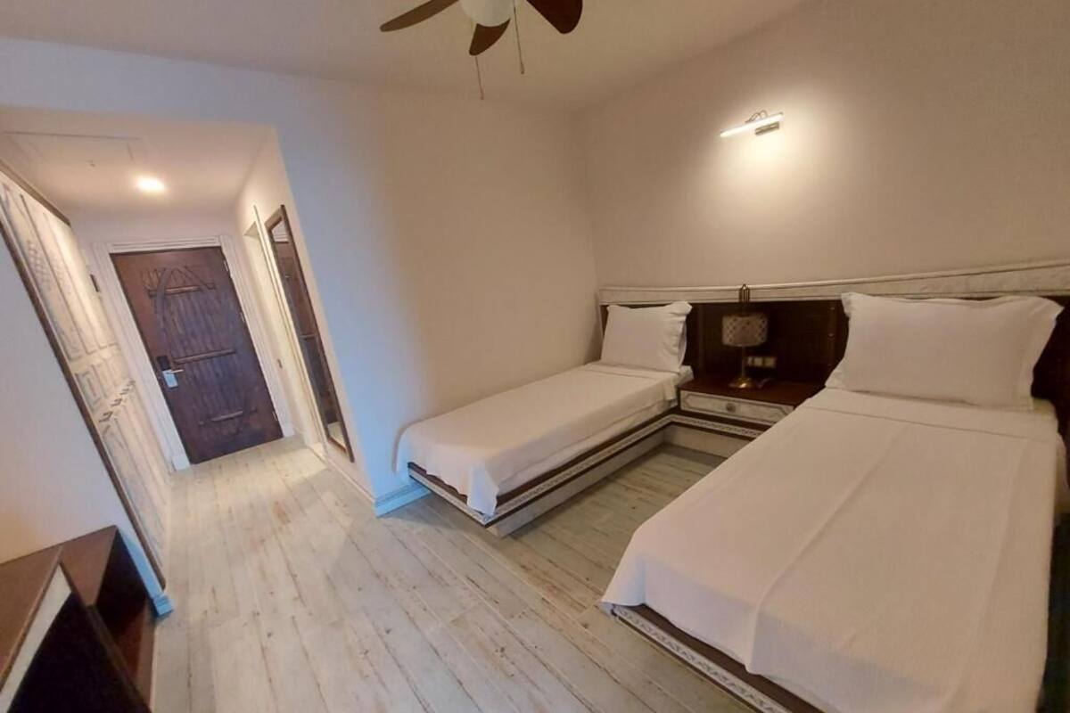 Quadro Family Room with Balcony | Premium bedding, minibar, in-room safe, desk