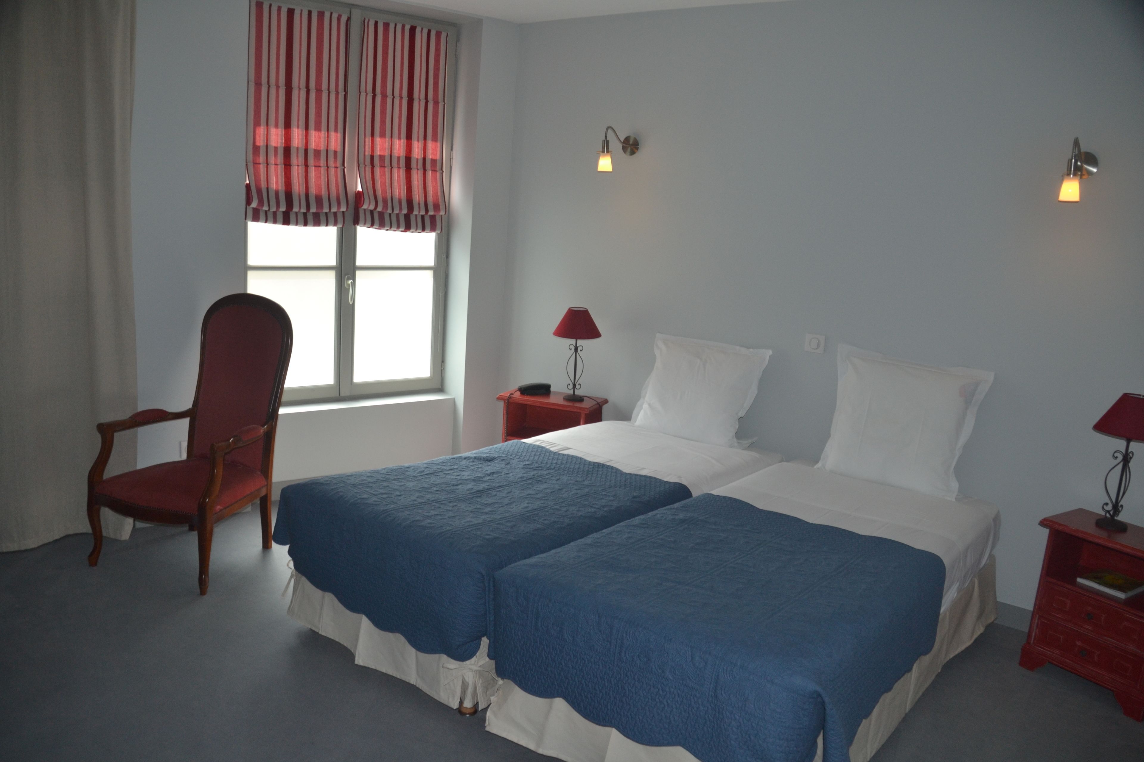 individually decorated, individually furnished, desk, soundproofing