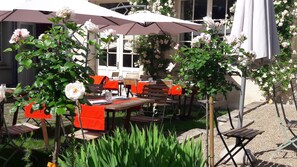 Lunch and dinner served  - Logis Hôtel Restaurant Relais de la Mothe (Yzeures-sur-Creuse)