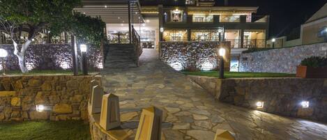 Fachada de la propiedad