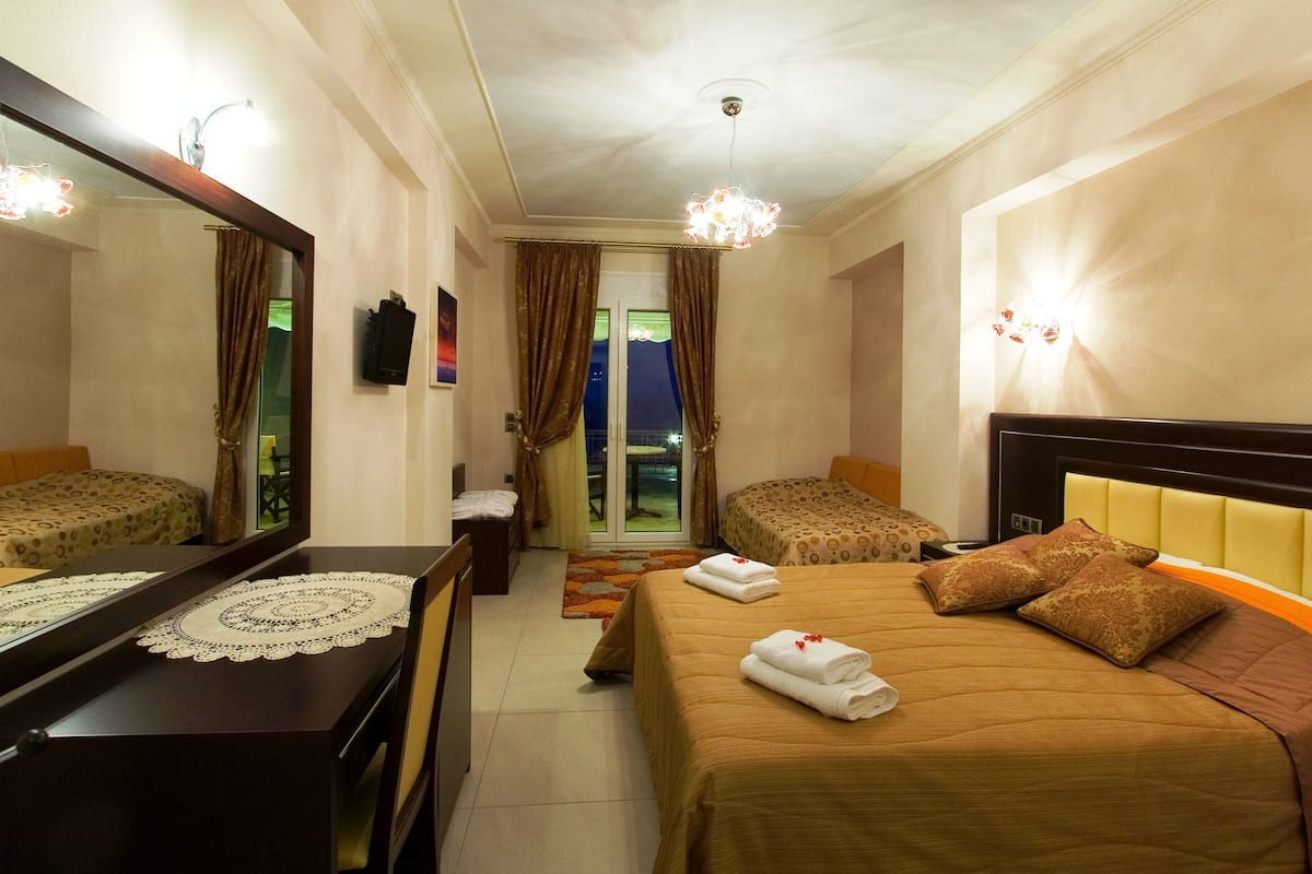 desk, soundproofing, free cots/infant beds, free wifi