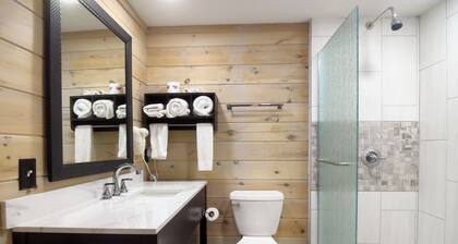 Tennessee Mountain Lodge Riverside by OYO