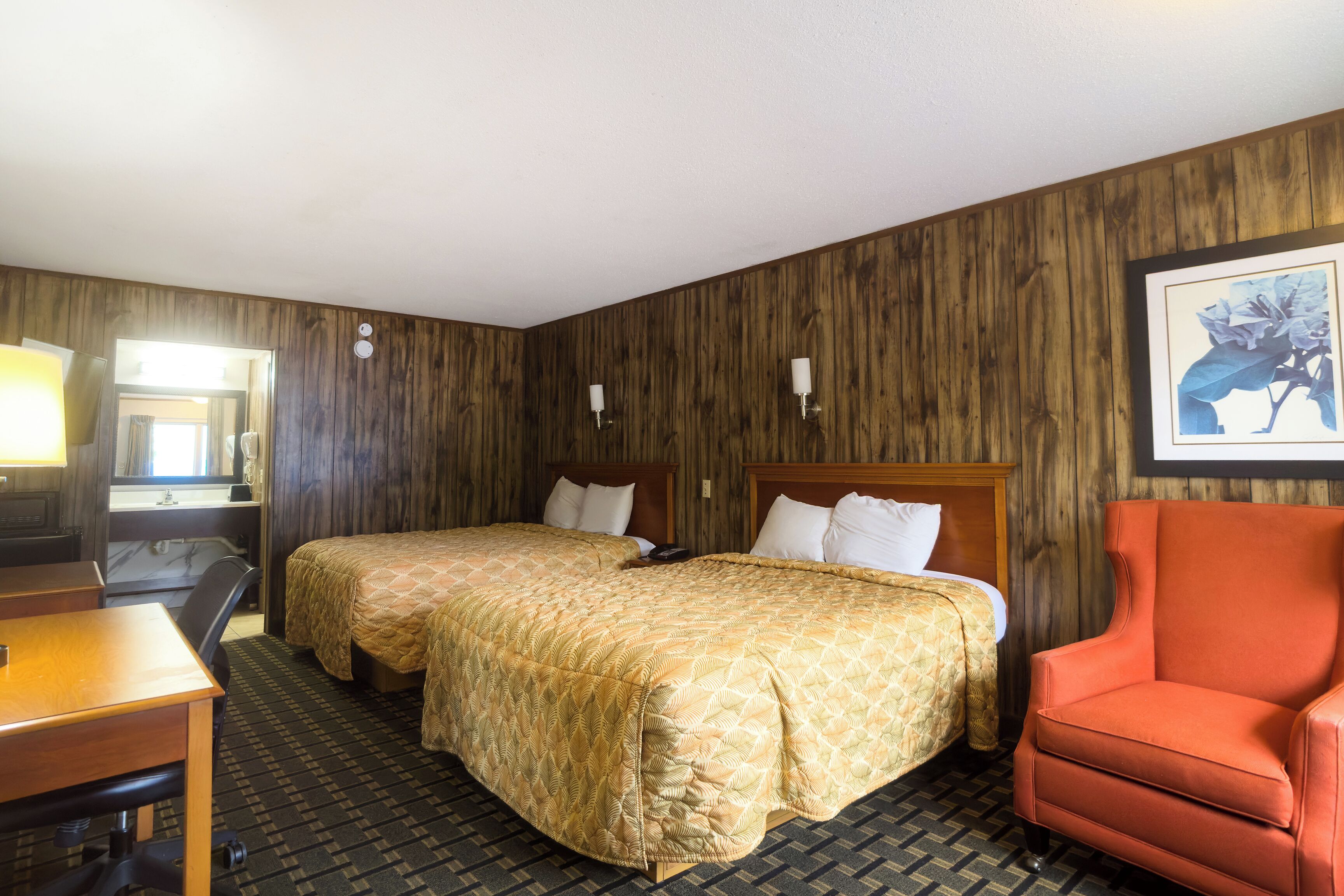 Chambre, 2 grands lits, vue piscine