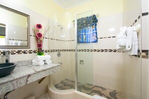 Business Double Room, Mountain View | Bathroom