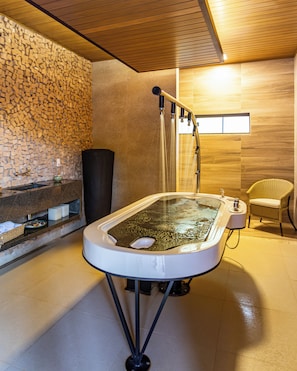 Couples treatment room(s), body treatments, aromatherapy, body scrubs