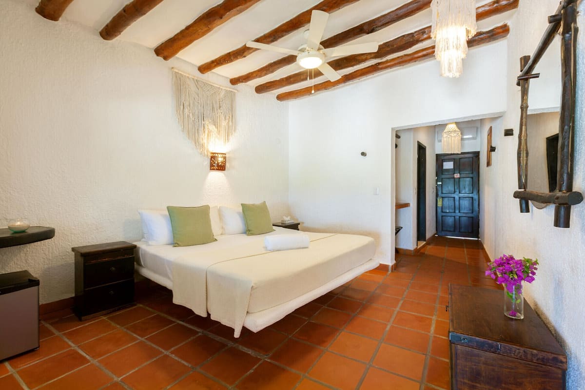 Roupas de cama premium, cofres nos quartos, Wi-Fi de cortesia