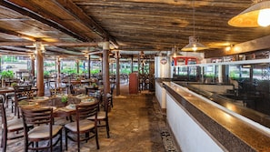 6 restaurants, breakfast, lunch, dinner served; Brazilian cuisine