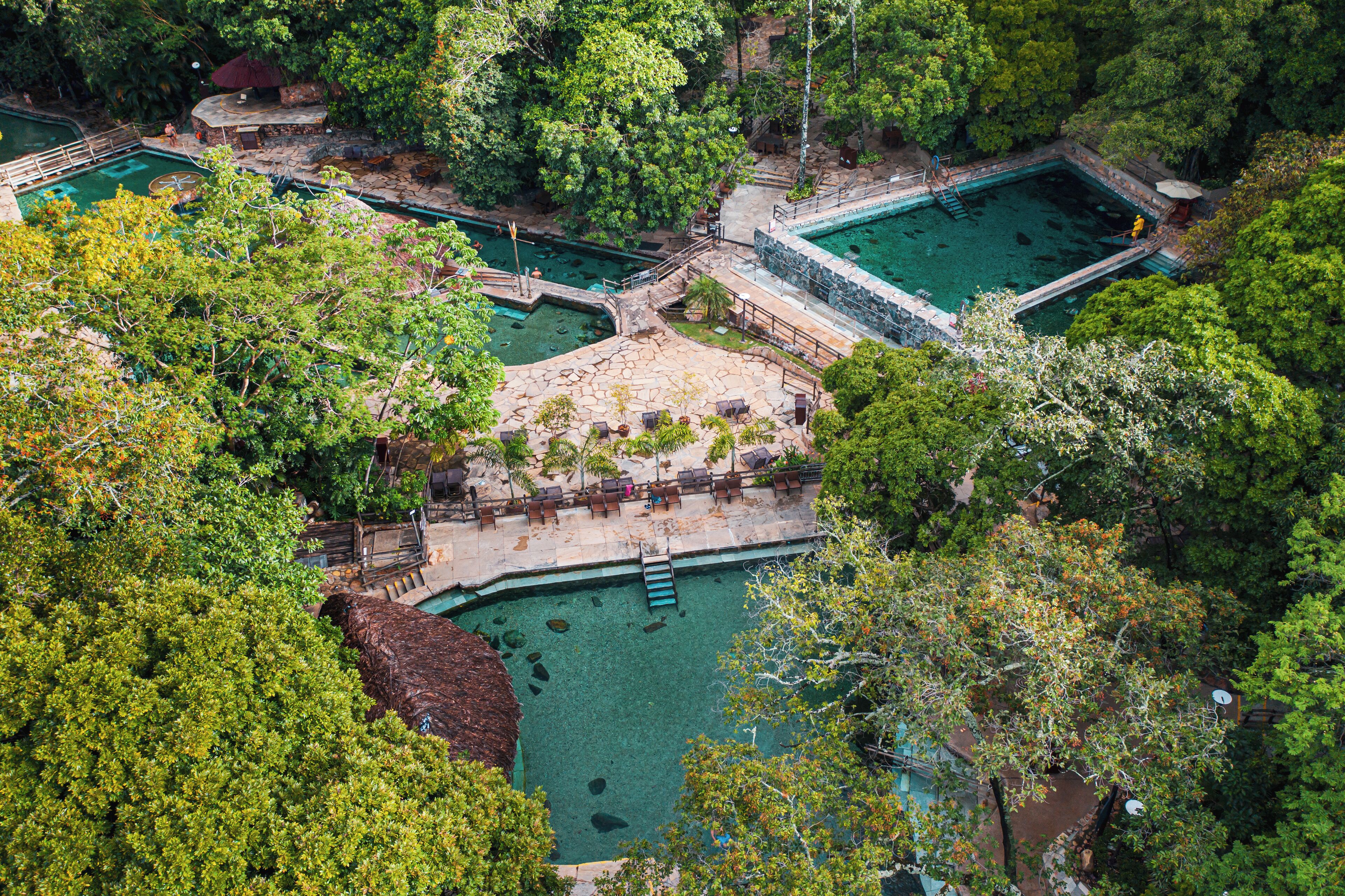 2 udendørs pools, gratis hytter, parasoller