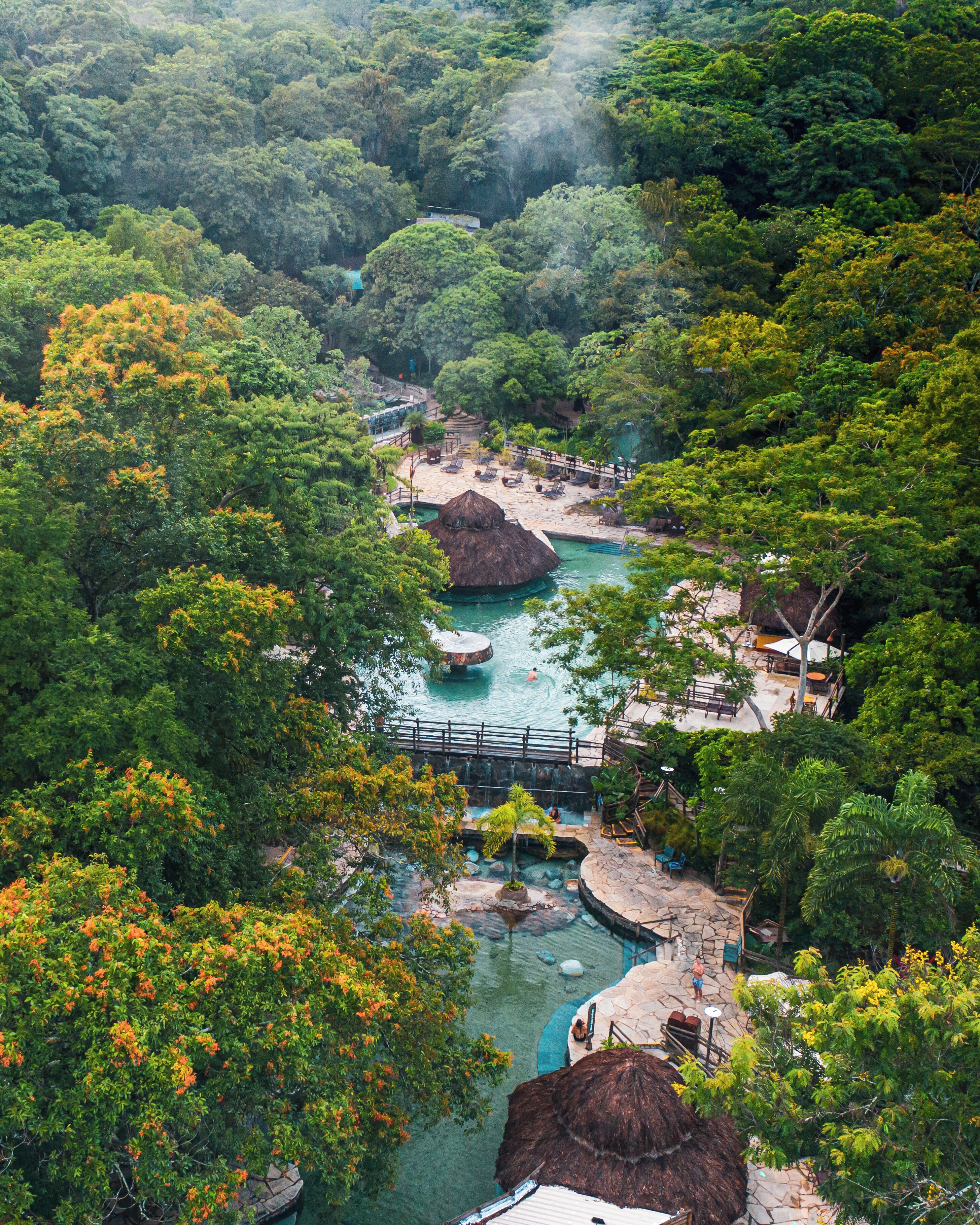 2 outdoor pools, free cabanas, pool umbrellas