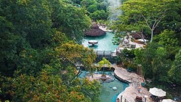 2 outdoor pools, free pool cabanas, pool umbrellas