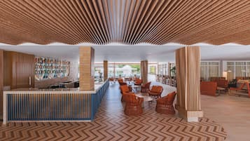 3 bars/lounges