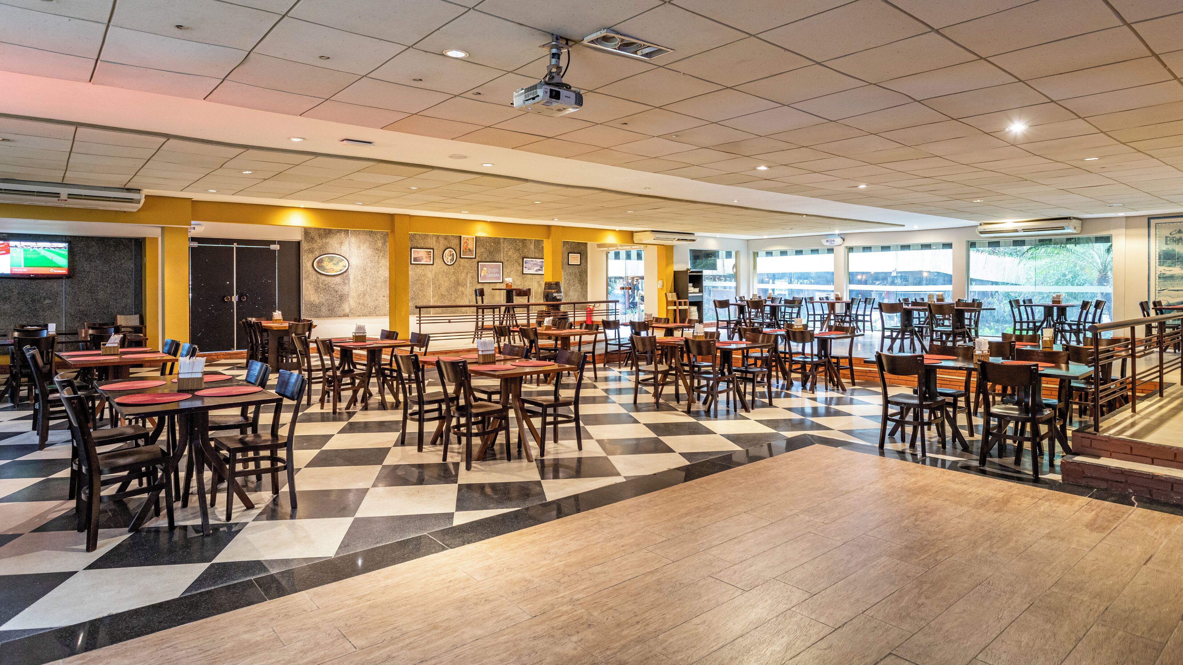 6 restaurants, breakfast, lunch, dinner served; brazilian cuisine