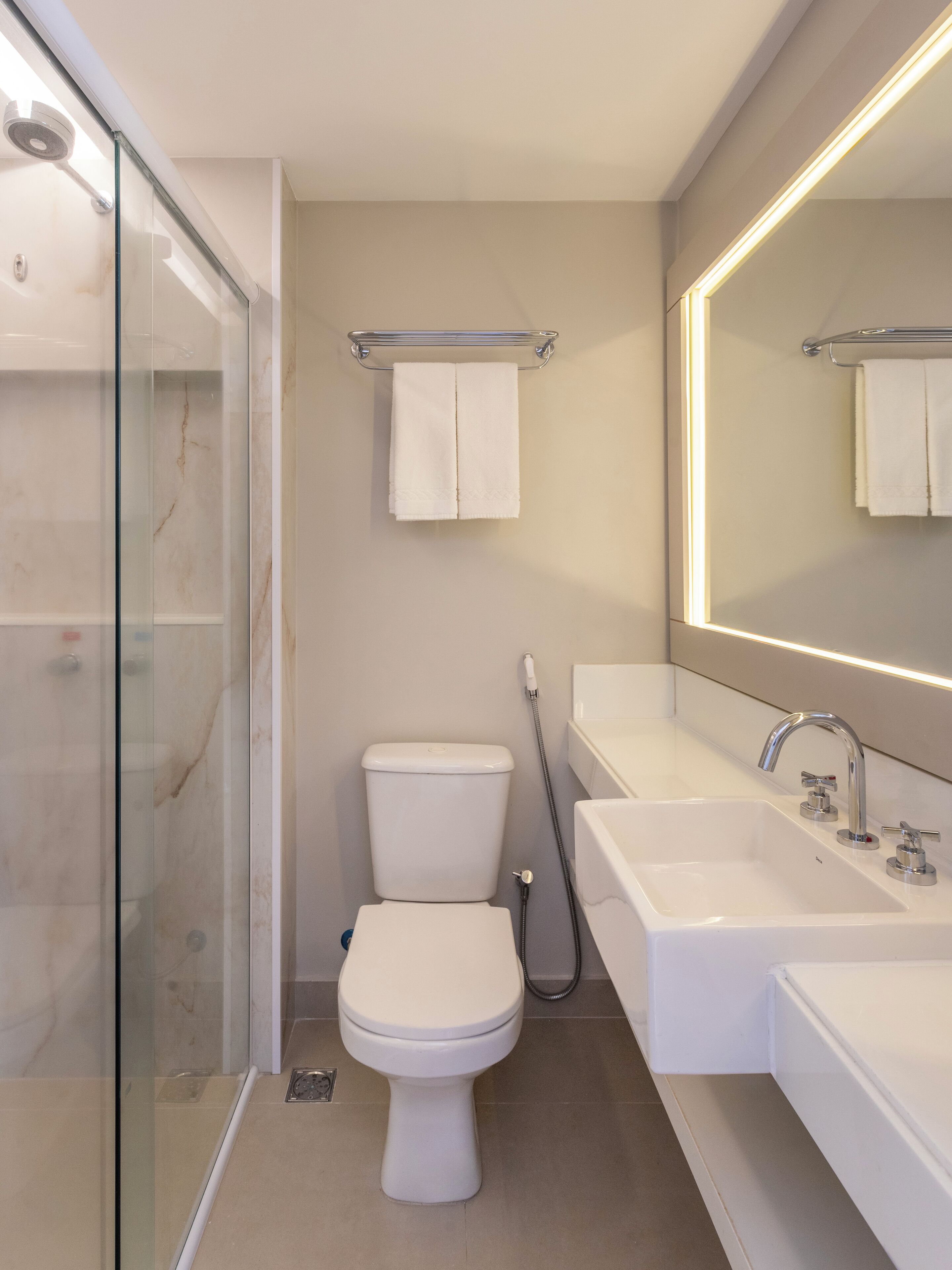 family suite | bathroom | shower, free toiletries, hair dryer, towels