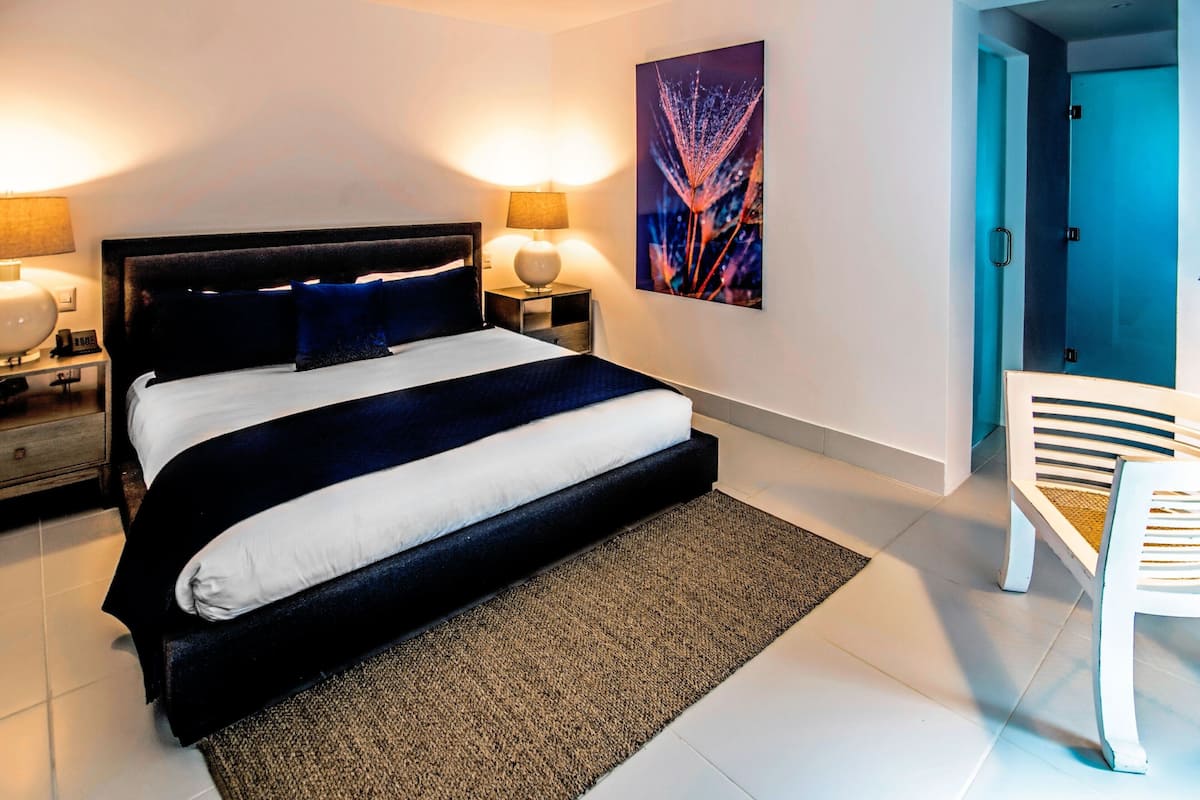 1 slaapkamer, een strijkplank/strijkijzer, gratis babybedden