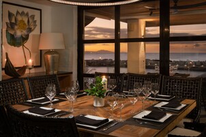 3 restaurantes; se sirve desayuno, almuerzo y cena