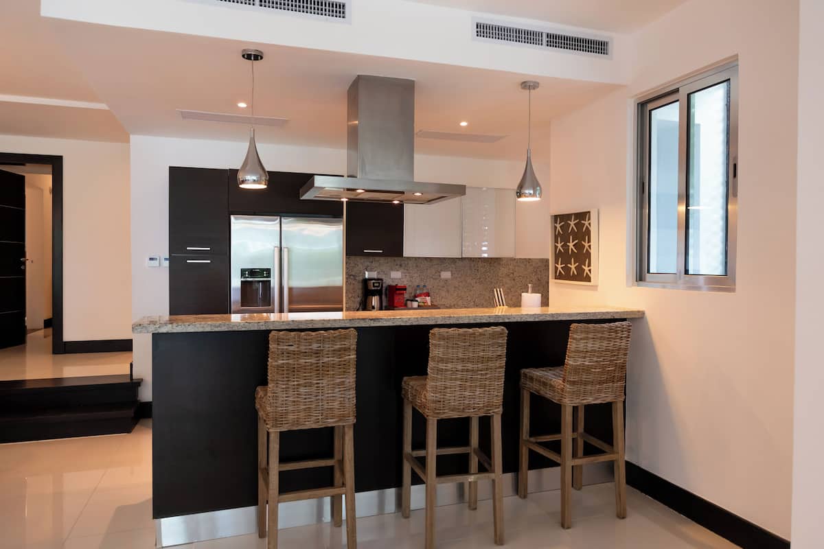 suite, 3 bedrooms, non smoking, ocean view (balcony) | private kitchen | coffee/tea maker