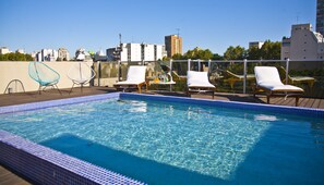 Piscina externa sazonal