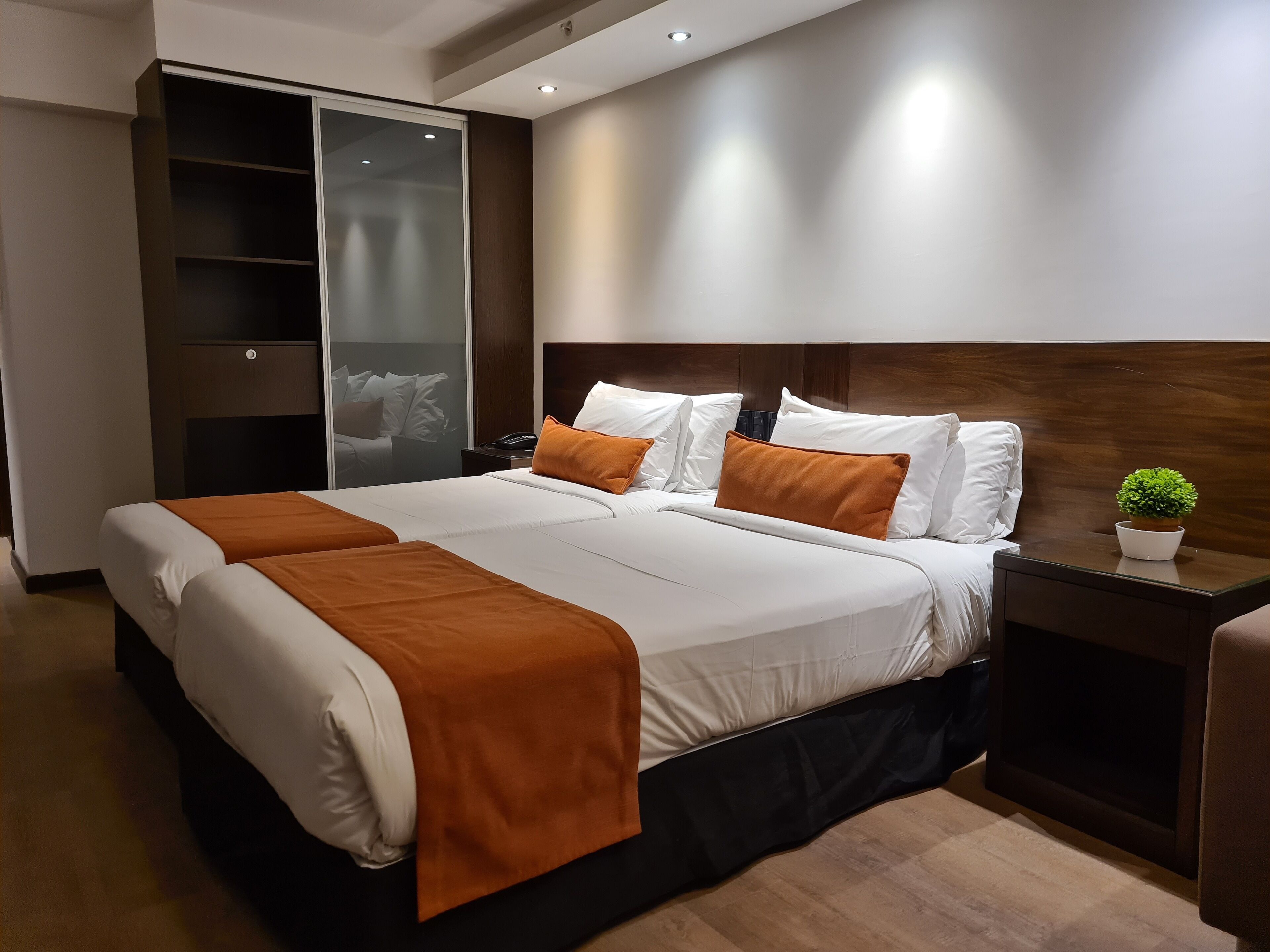 classic double room | pillow-top beds, minibar, in-room safe, desk