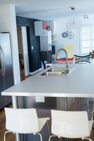 Stovetop, coffee/tea maker, cookware/dishes/utensils