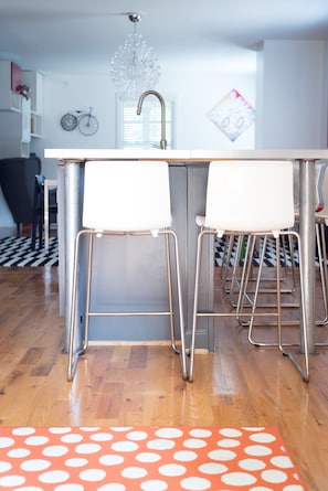 Desk, iron/ironing board, free WiFi