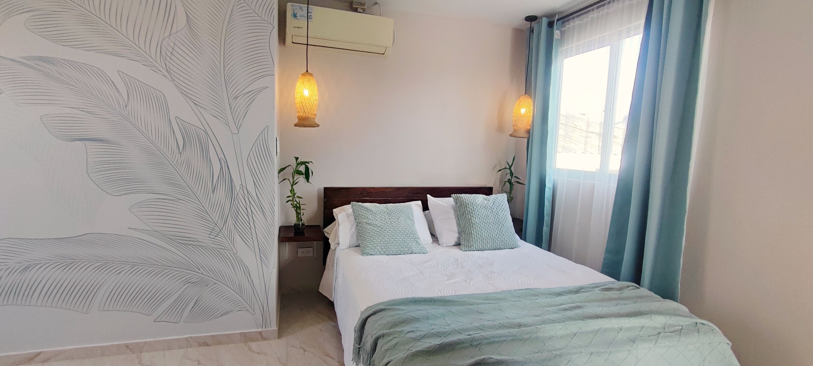 Free WiFi, bed sheets