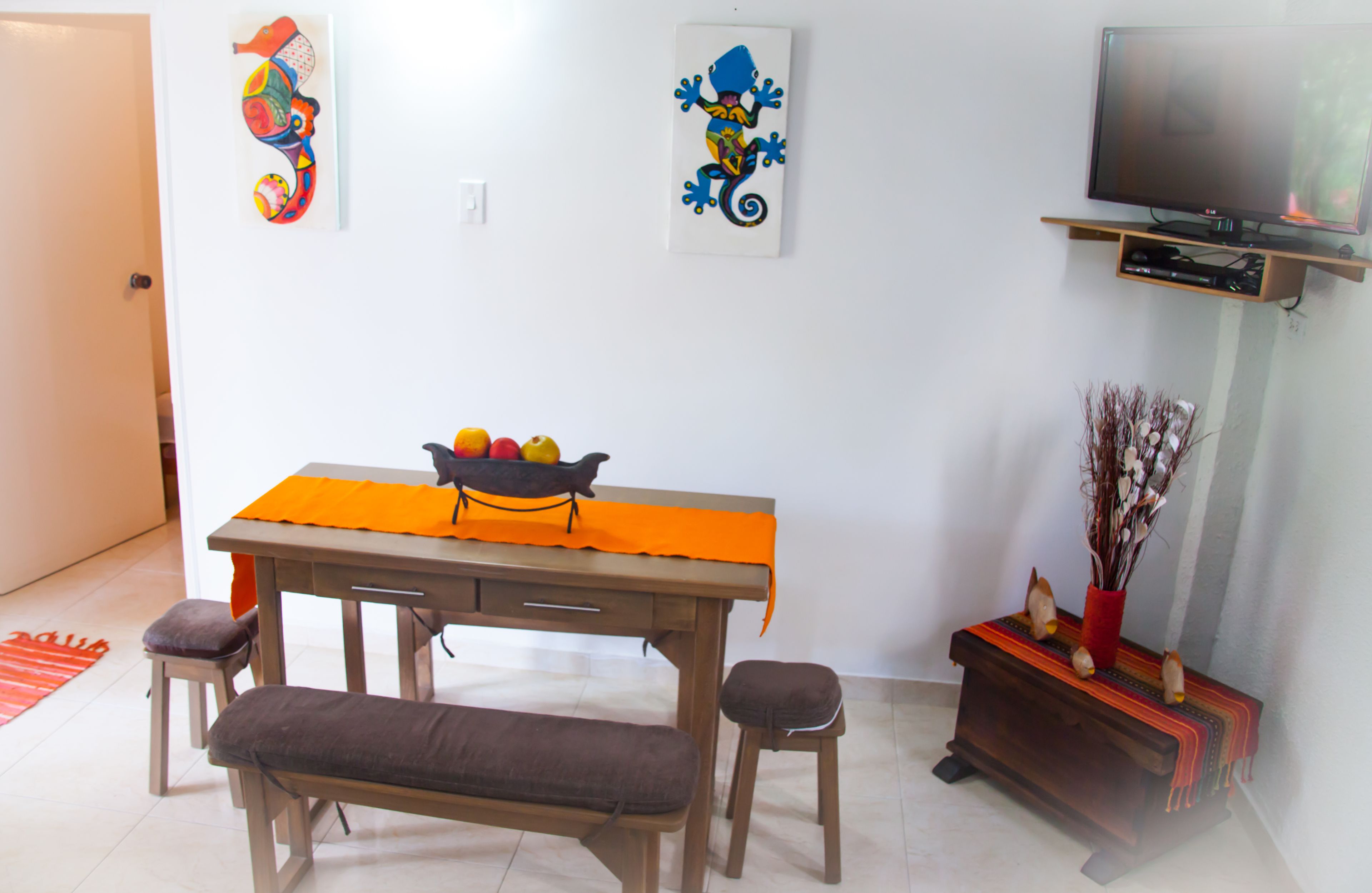 bungalow, 2 bedrooms, kitchen | living room | flat-screen tv