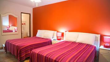 Twin Room | In-room safe, cribs (free), WiFi (free), bed sheets