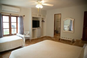 Kamar Triple Superior | Brankas, tempat tidur bayi gratis, Wi-Fi gratis, dan seprai linen
