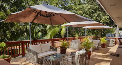 Contadora Island Inn B&B