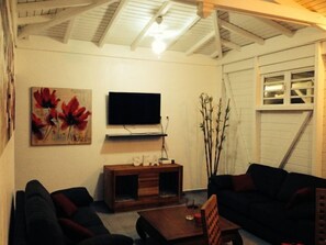 Flat-screen TV - Les Reves D'Or (Deshaies)