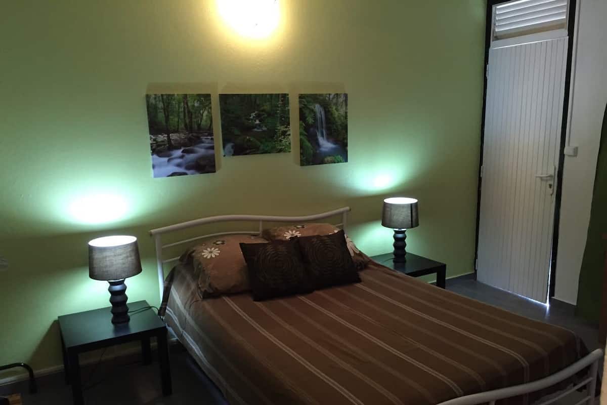 Standard Bungalow, 1 Double Bed, Sea View | Free cots/infant beds, free rollaway beds, free WiFi