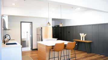 Deluxe Apartment, 1 Queen Bed with Sofa bed, Kitchen | Living area | 40-inch Smart TV with cable channels, TV