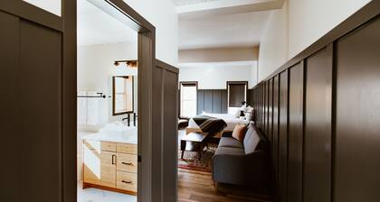 The Flying Steamshovel Inn