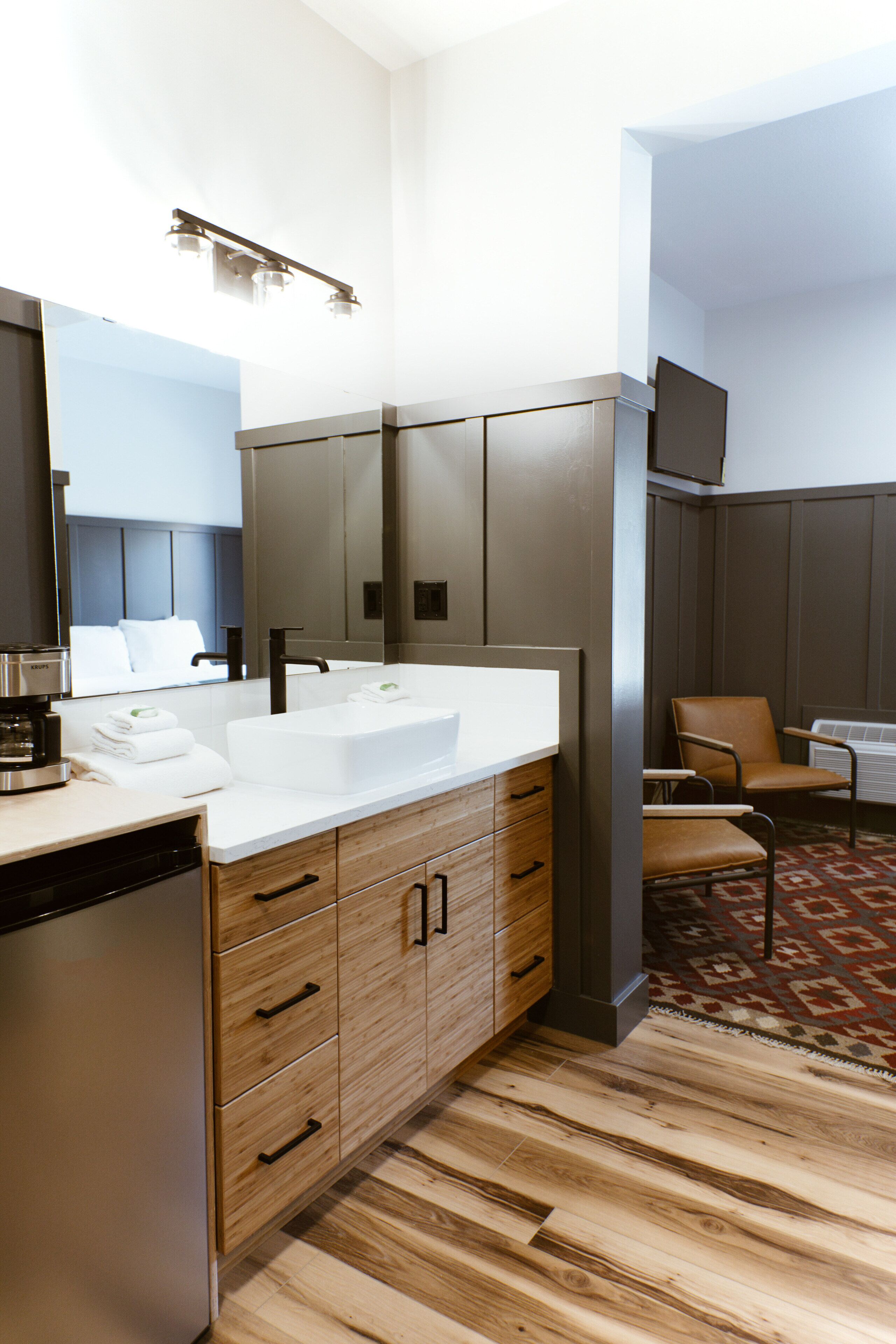 1 bedroom, down duvets, free wifi, bed sheets