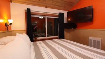 Grand Cottage, 1 King Bed with Sofa bed, Kitchen, Garden View