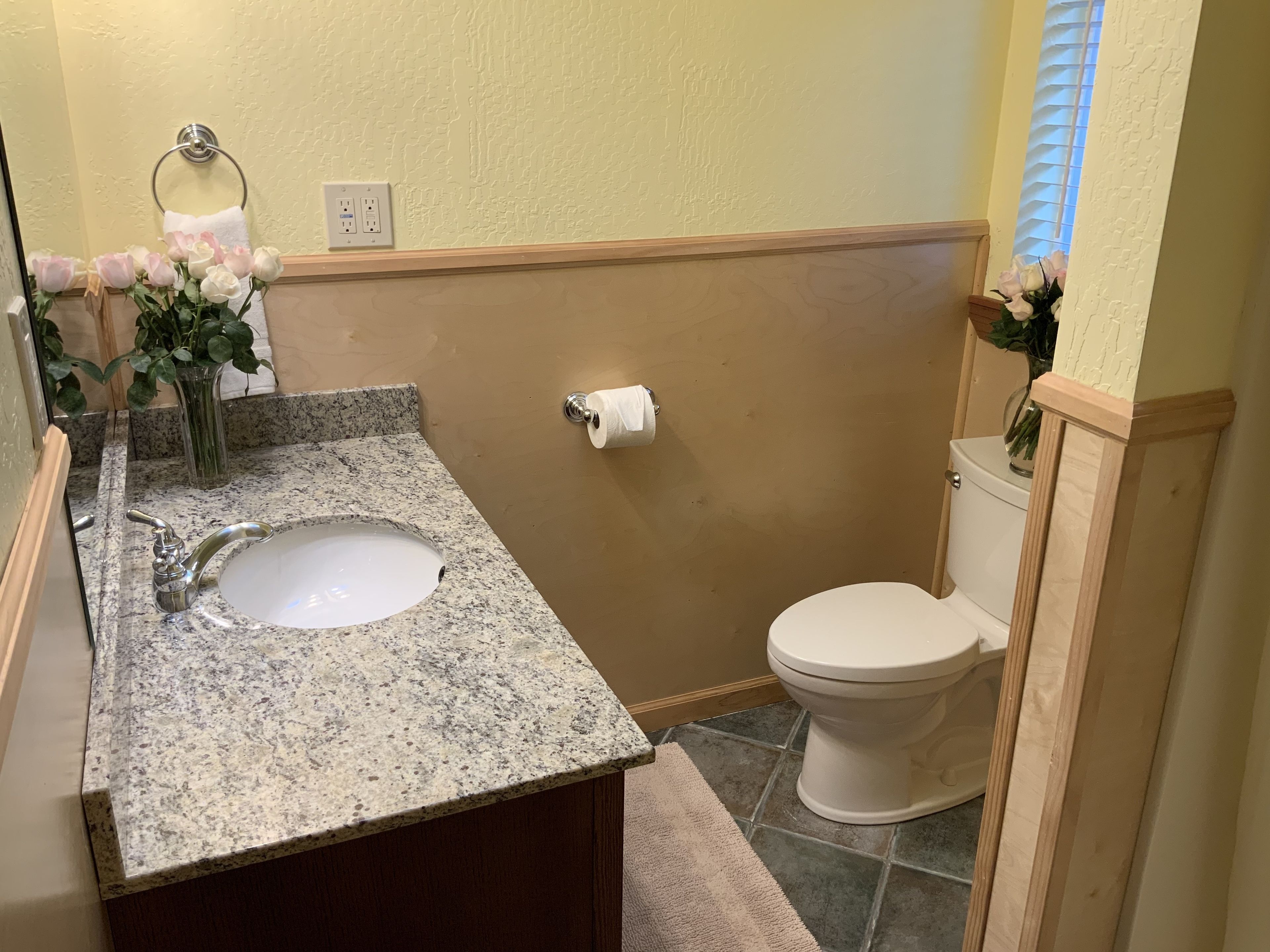 grand cottage, 1 king bed with sofa bed, kitchen, garden view | bathroom | hair dryer, towels