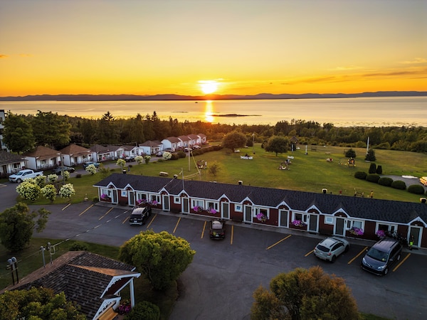 Motel Au Fleuve D'argent - Quebec