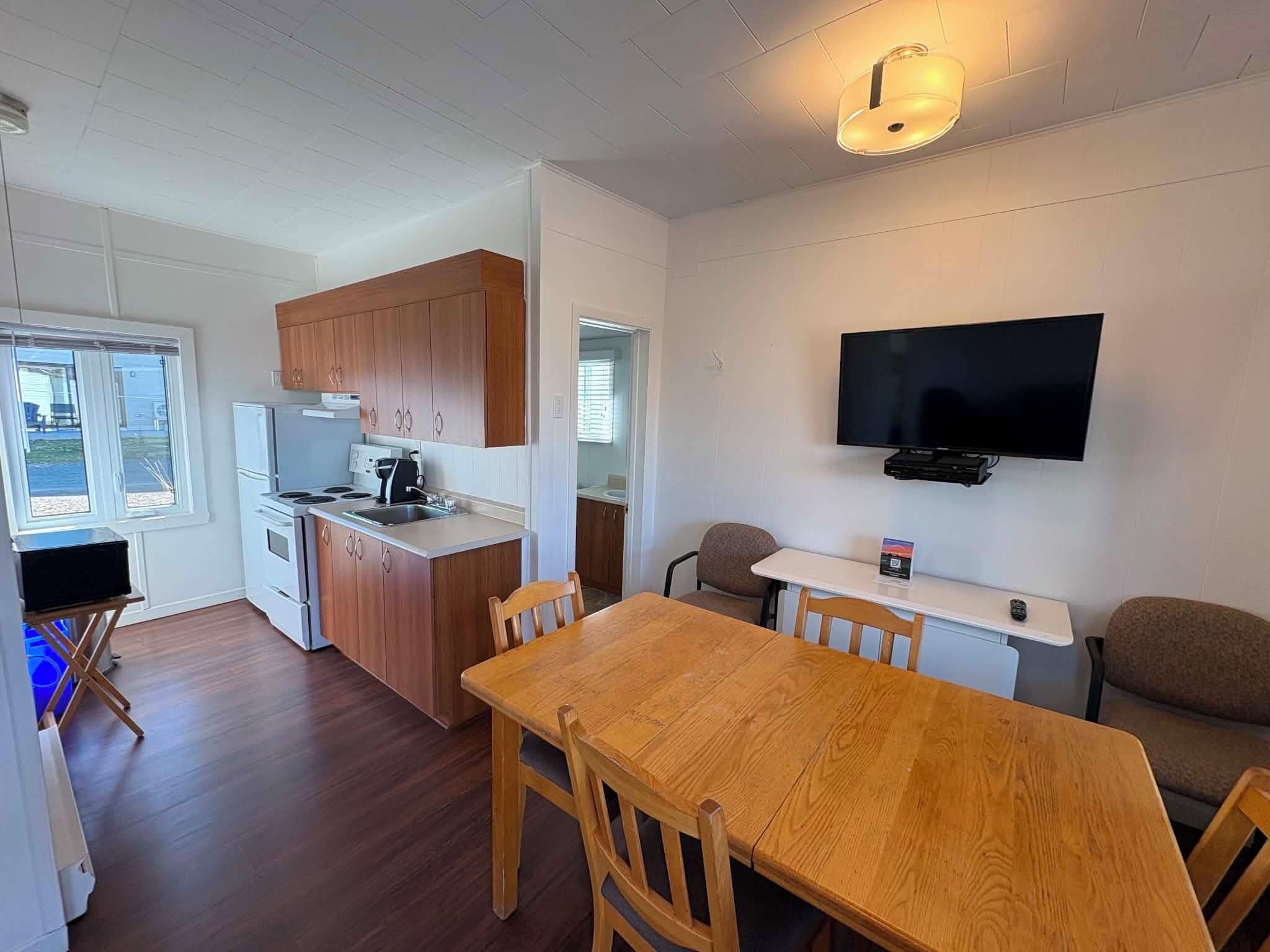 1 à 4 personnes, avec cuisine et 1 chambre fermée | Cuisine privée | Réfrigérateur, four à micro-ondes, cafetière-théière