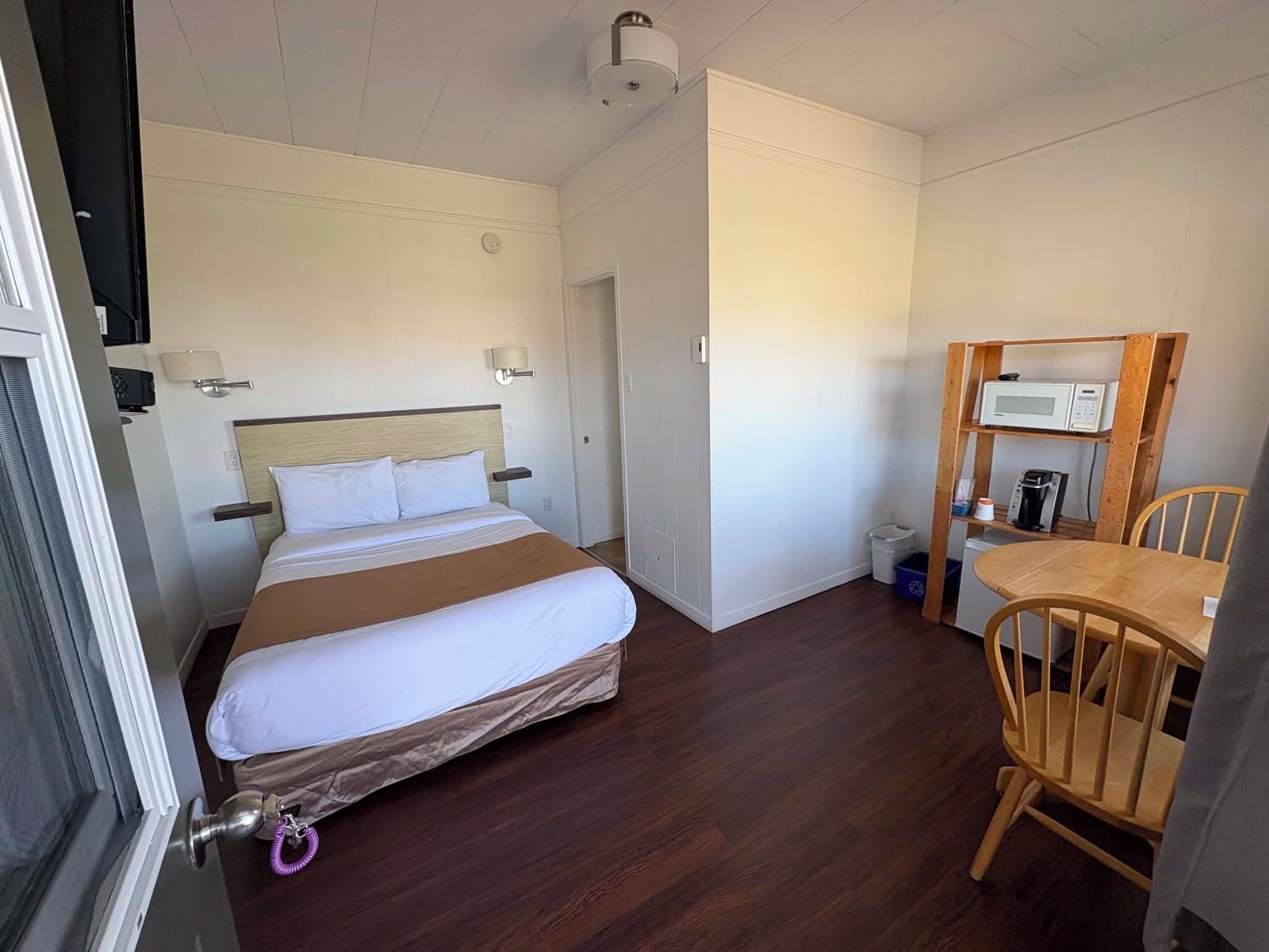 Chalet, 1 Double Bed, Balcony | Living area | Flat-screen TV