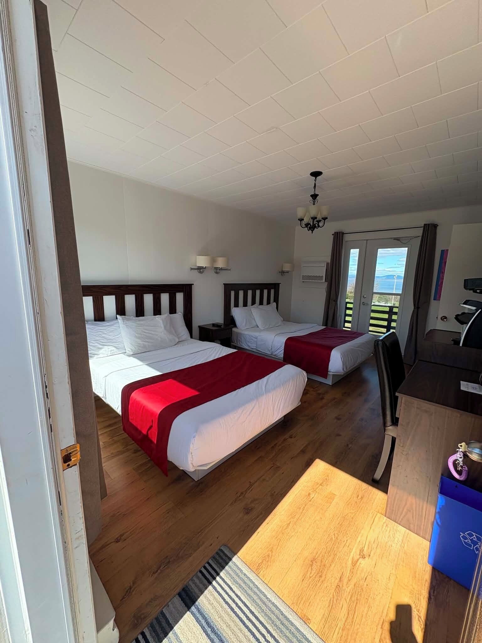 Basic Double Room | Living area