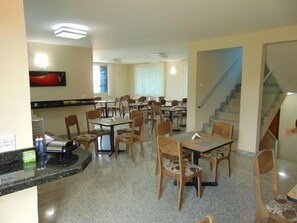 Breakfast area - Hotel Minas Pampulha (Belo Horizonte)