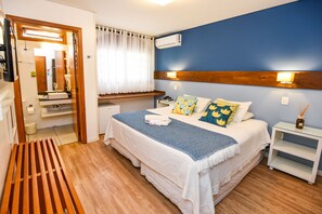 Suite estándar | Ropa de cama hipoalergénica, minibar y decoración personalizada 